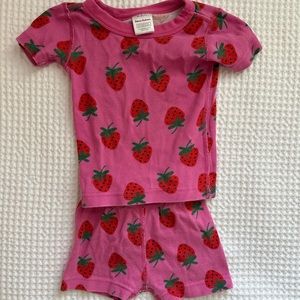 Hanna Andersson strawberry short sleeve/ short pajama set